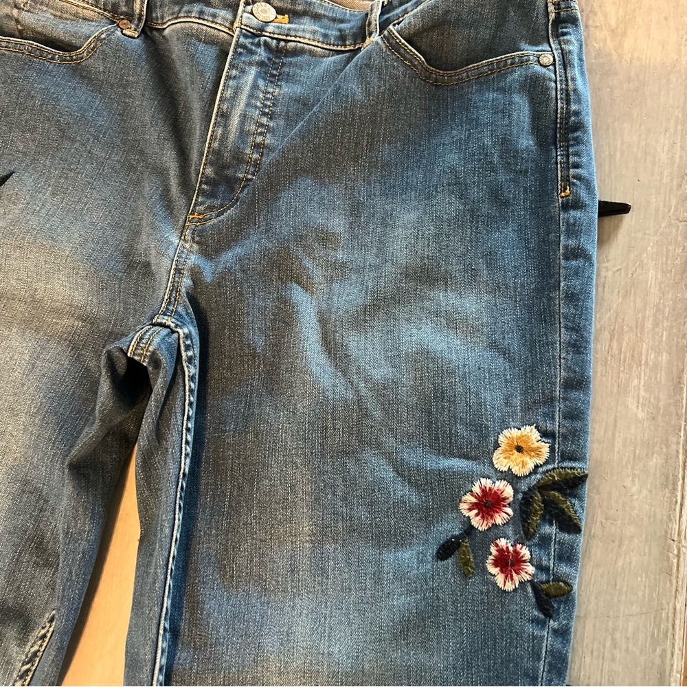 Talbots Floral Embroidered Slim Ankle Jeans Women's Size 12 - Picture 3 of 8